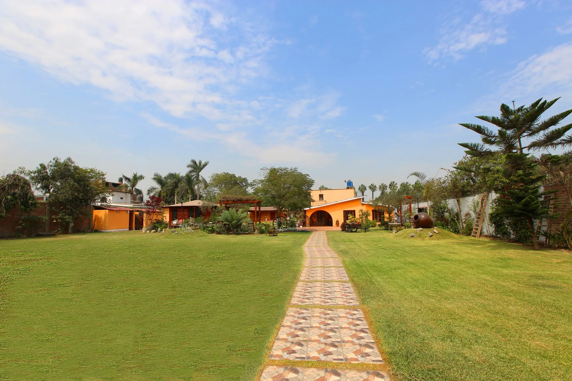 Vista panorámica del jardín principal